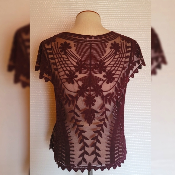 Purple lace top - Picture 2 of 4